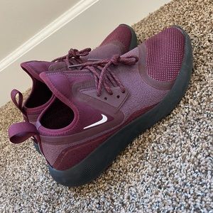 Women’s Nike sneakers size 10